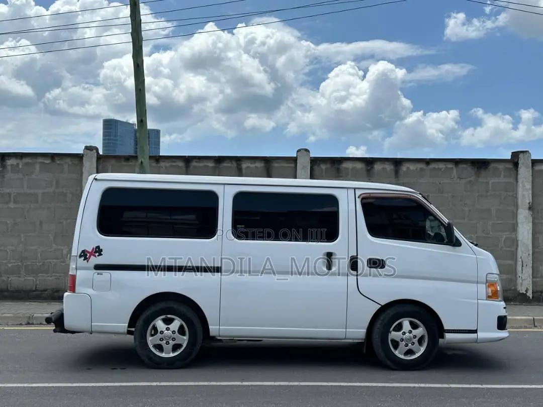 Nissan Caravan (Urvan) 2011 White