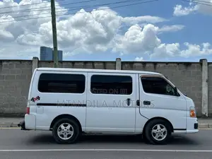 Nissan Caravan (Urvan) 2011 White