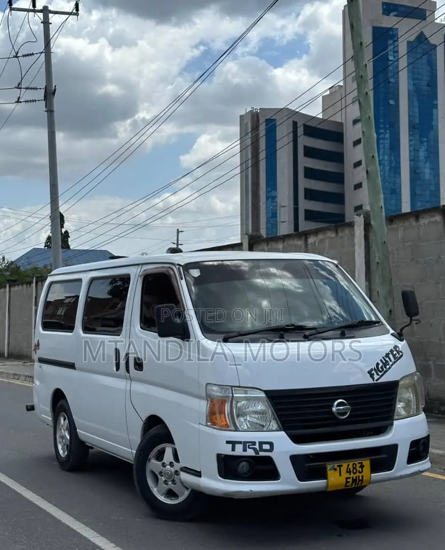 Nissan Caravan (Urvan) 2011 White