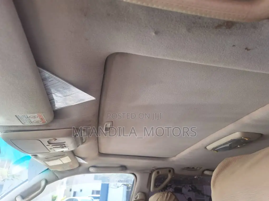 Toyota Land Cruiser HDJ 100 2003 White