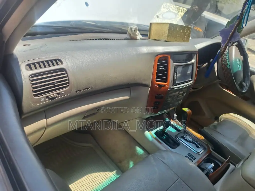 Toyota Land Cruiser HDJ 100 2003 White