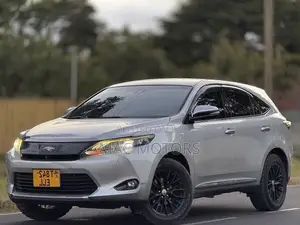 Toyota Harrier 2.0 2015 Silver