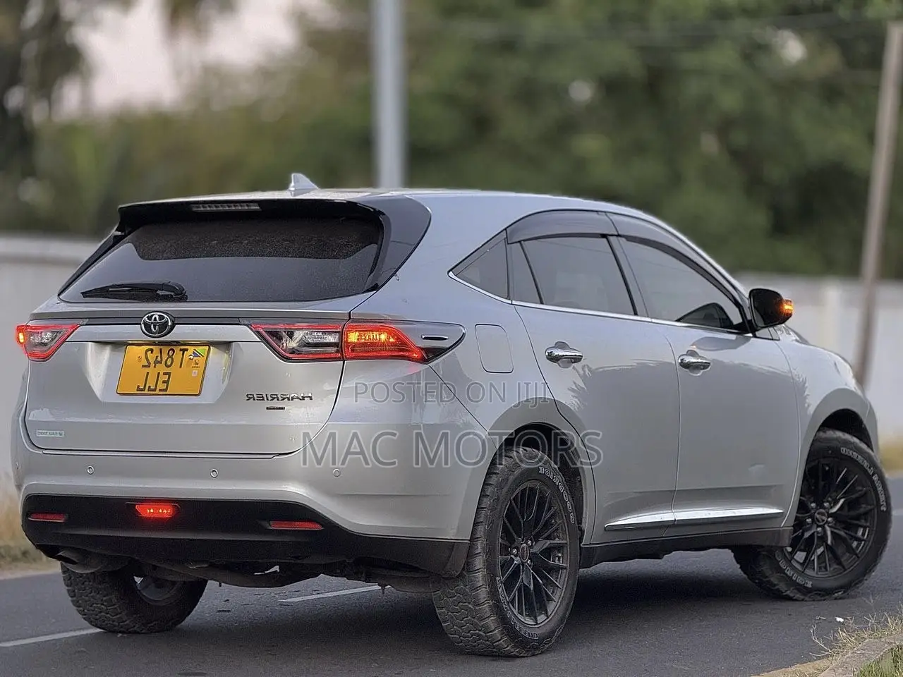 Toyota Harrier 2.0 2015 Silver