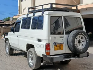 Toyota Land Cruiser 1998 White