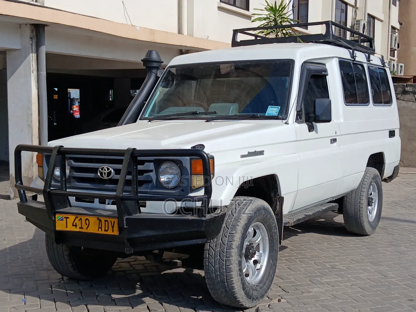 Toyota Land Cruiser 1998 White