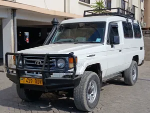 Toyota Land Cruiser 1998 White