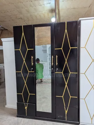 Kabati Milango Mitatu Full Black Mixer Yellow