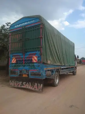 Fuso Seventeen Food Truck