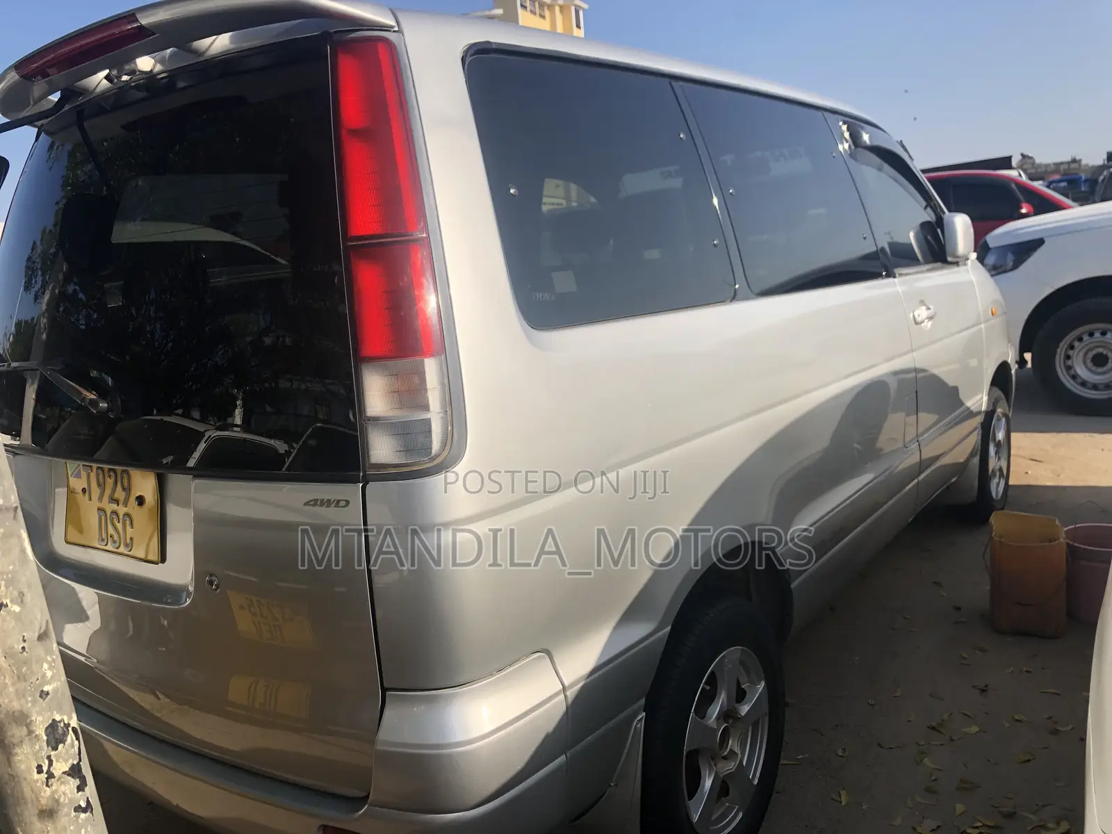 Toyota Noah 2.0 AWD (8 Seater) 2001 Silver