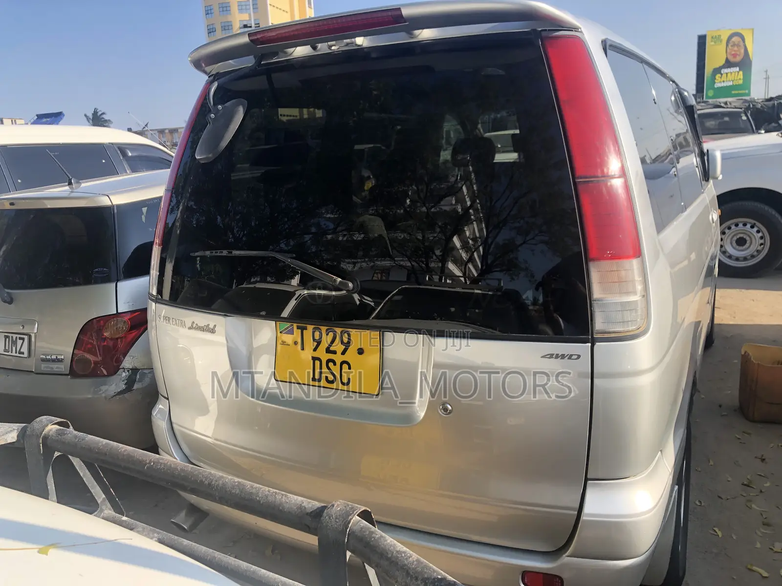 Toyota Noah 2.0 AWD (8 Seater) 2001 Silver