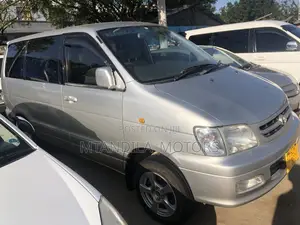 Toyota Noah 2.0 AWD (8 Seater) 2001 Silver