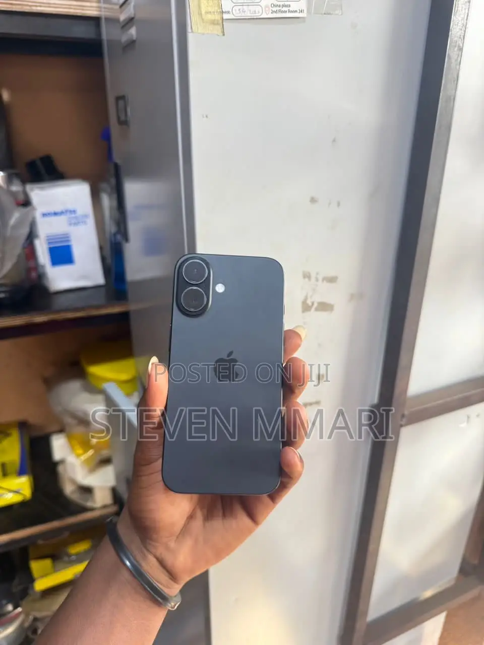 New Apple iPhone 16 256 GB Black