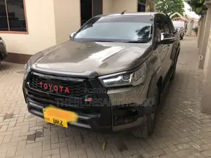 Toyota Hilux 2020 Gray