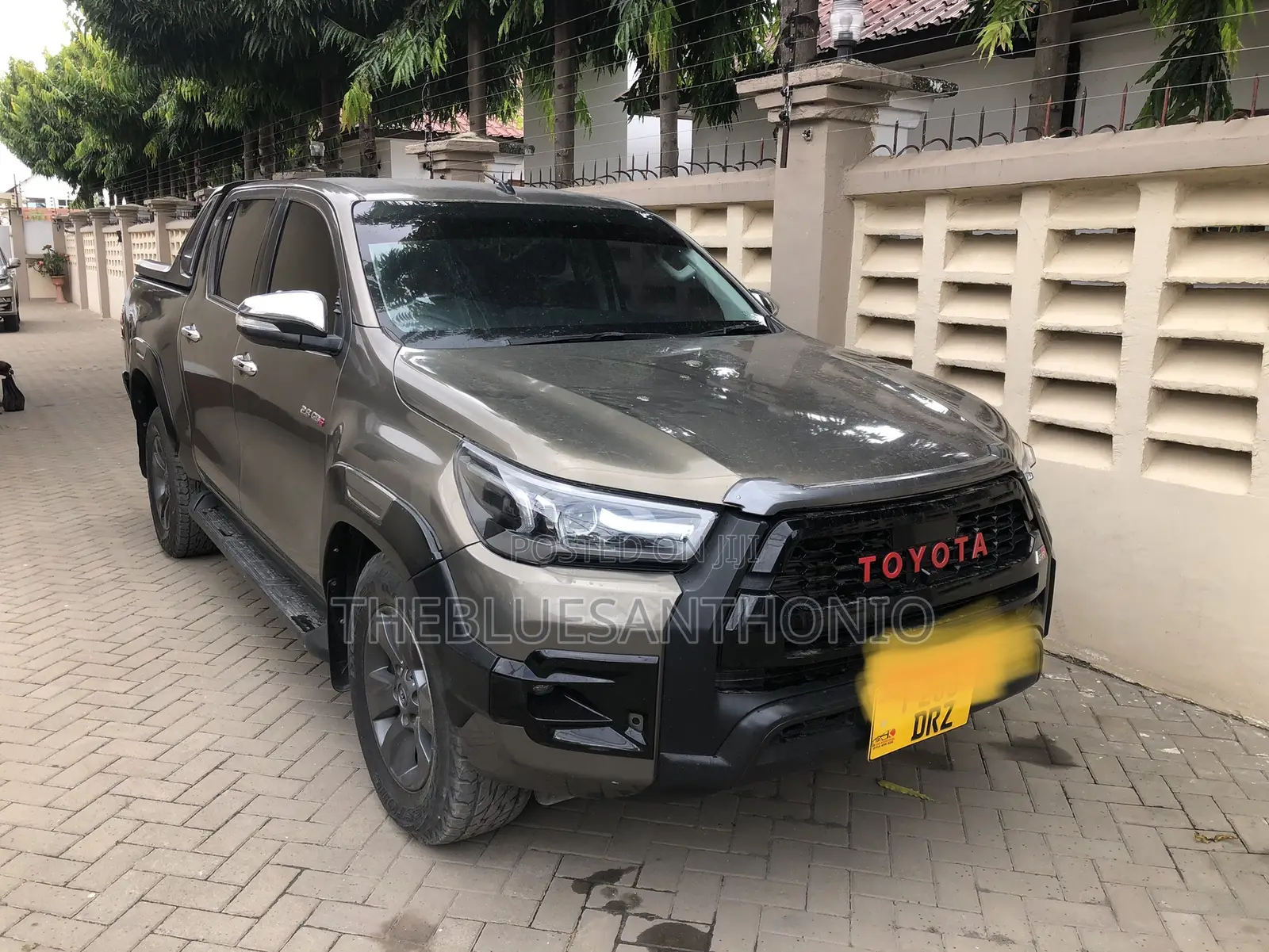 Toyota Hilux 2020 Gray