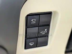 Toyota Land Cruiser Prado 2023 White