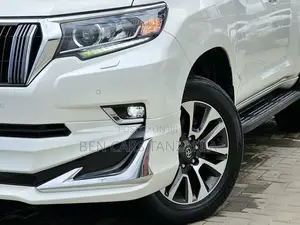 Toyota Land Cruiser Prado 2023 White