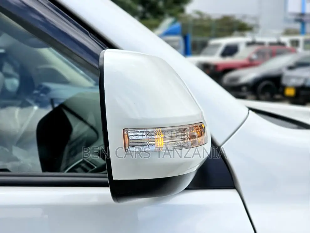 Toyota Land Cruiser Prado 2023 White