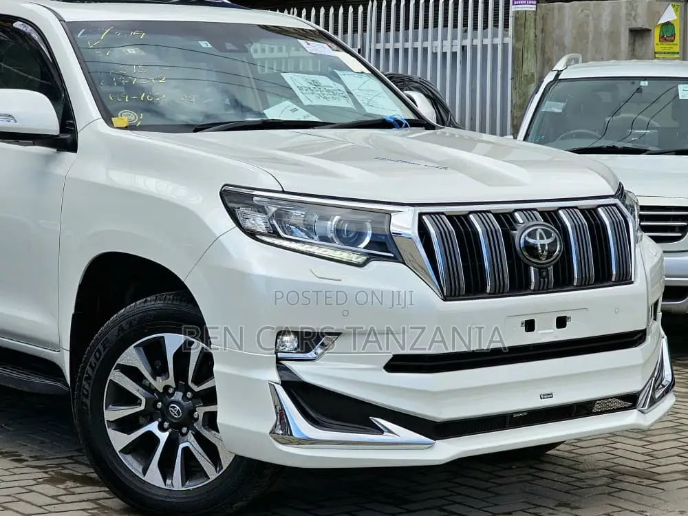 Toyota Land Cruiser Prado 2023 White