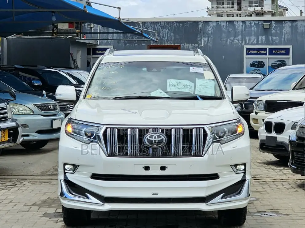 Toyota Land Cruiser Prado 2023 White