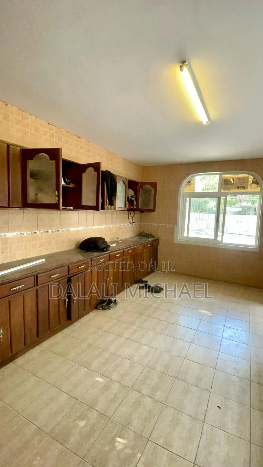 Stand Alone Office for Rent