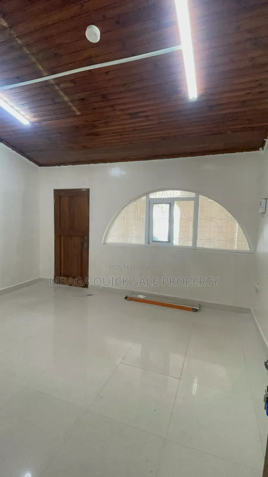 15bdrm House in Oyster Bay for rent