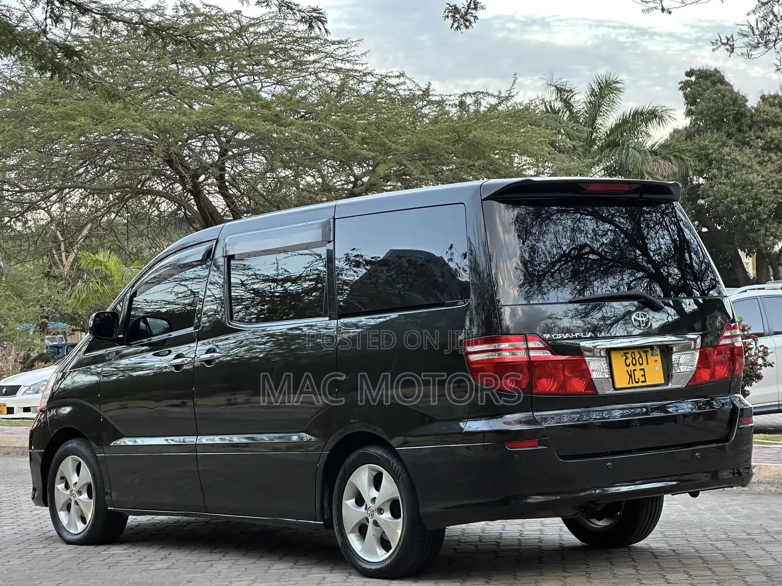 Toyota Alphard 2.4 Petrol FWD 2005 Black