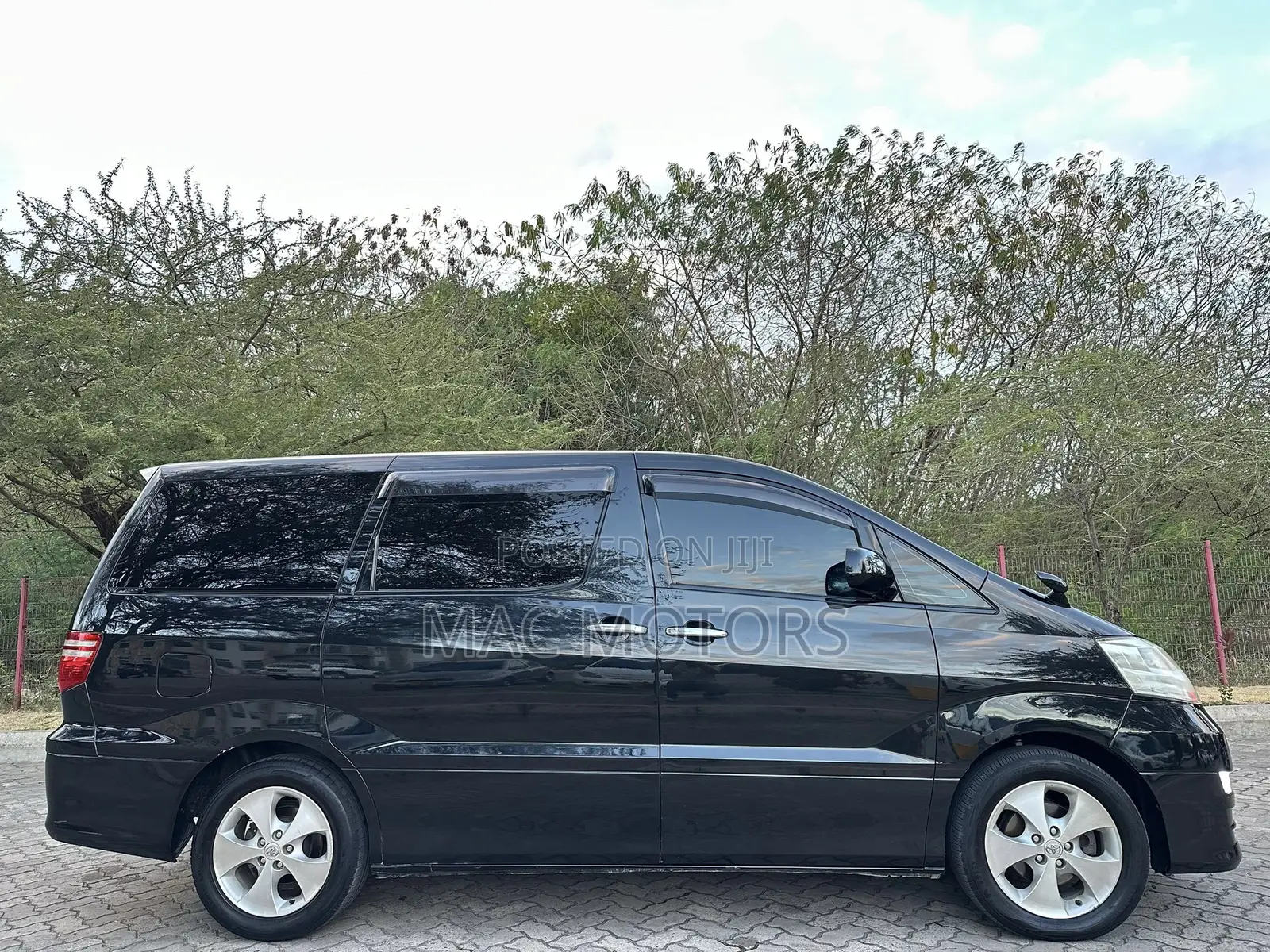 Toyota Alphard 2.4 Petrol FWD 2005 Black