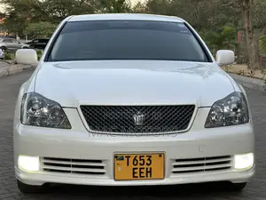 Toyota Crown 2005 White