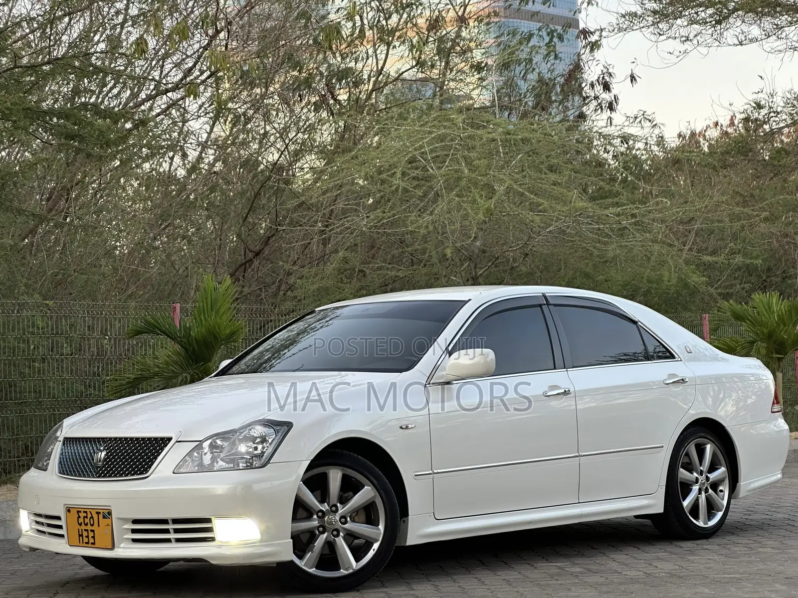 Toyota Crown 2005 White