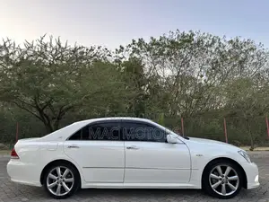 Toyota Crown 2005 White