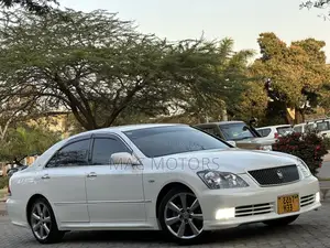 Toyota Crown 2005 White