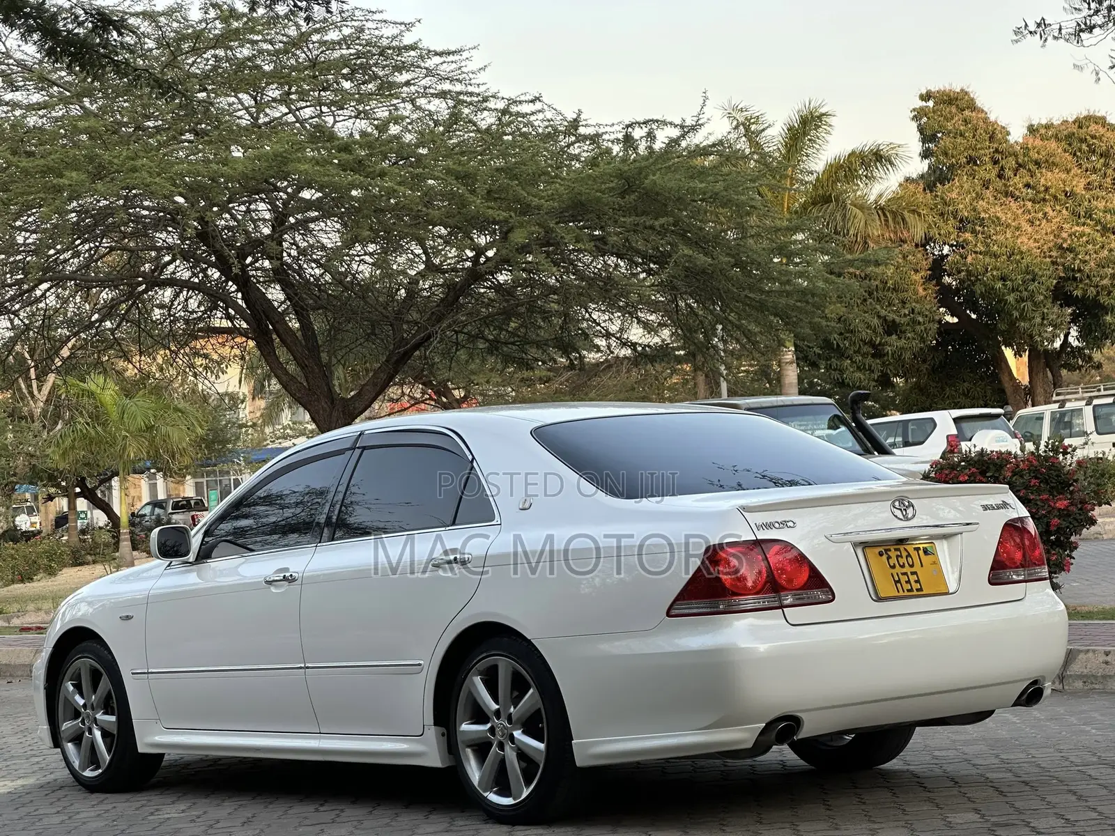 Toyota Crown 2005 White