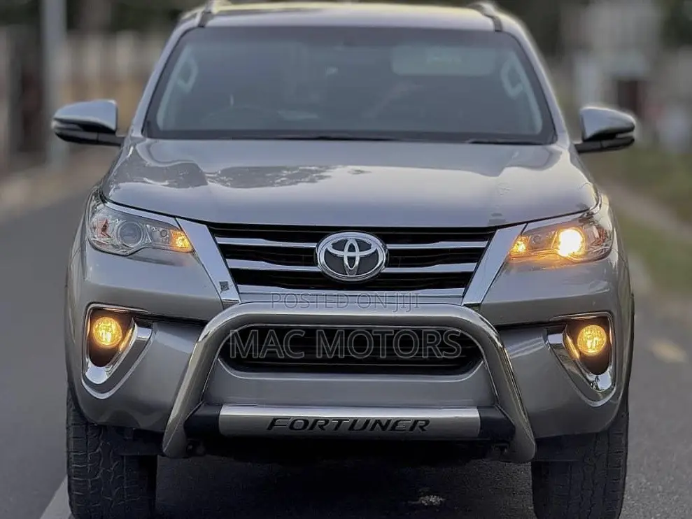 Toyota Fortuner 2019 Silver