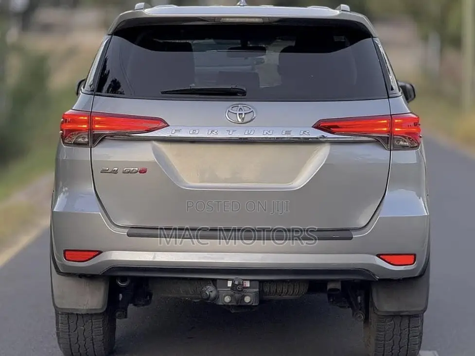 Toyota Fortuner 2019 Silver