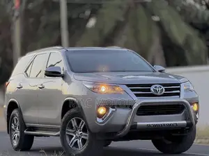 Toyota Fortuner 2019 Silver