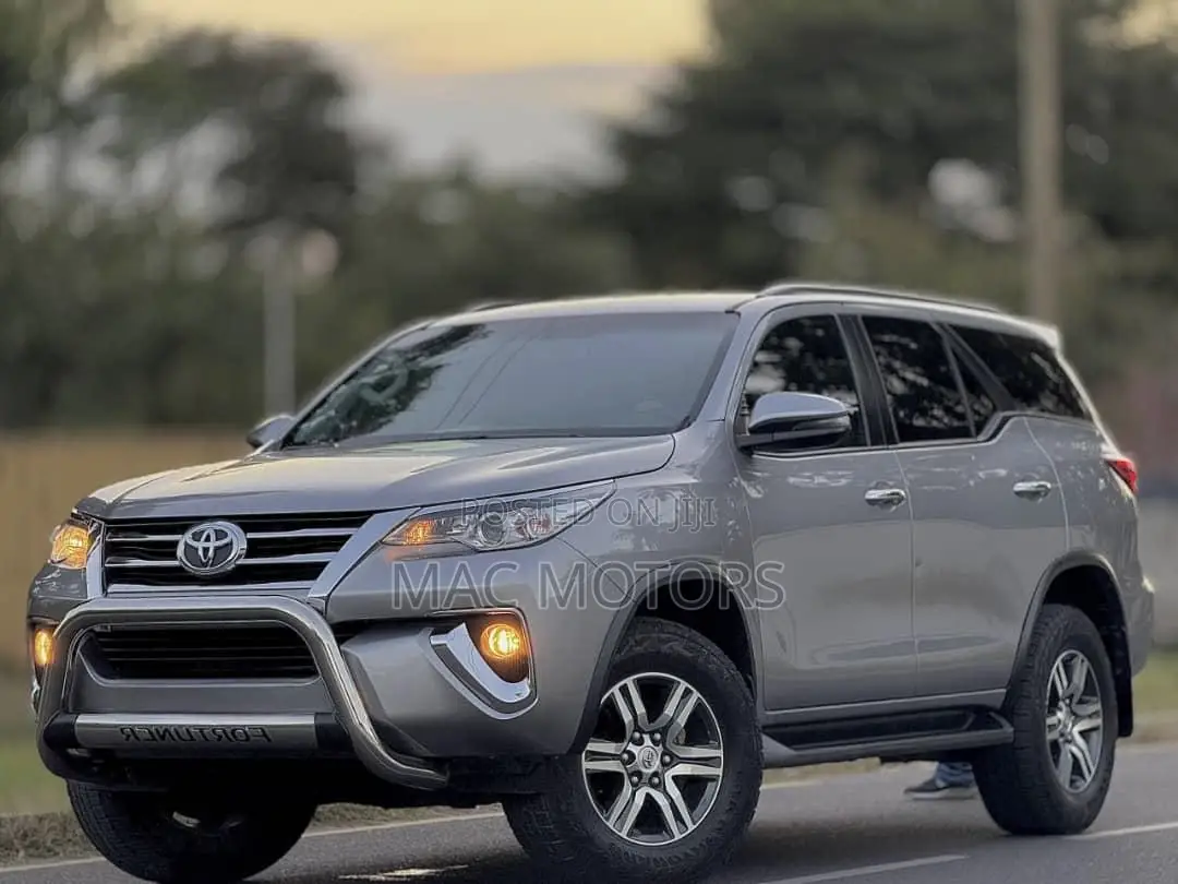 Toyota Fortuner 2019 Silver