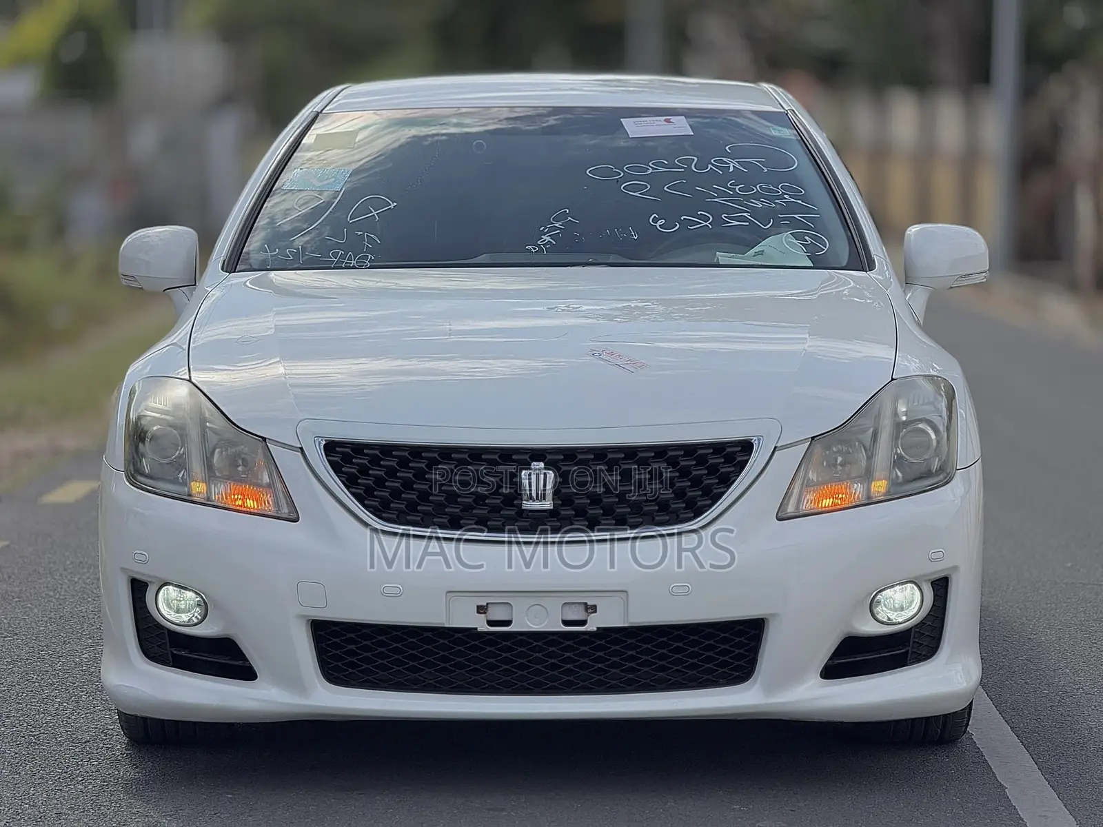 Toyota Crown 2009 White