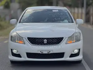 Toyota Crown 2009 White