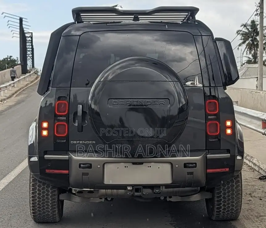 Land Rover Defender X-Dynamic SE 2024 Gray