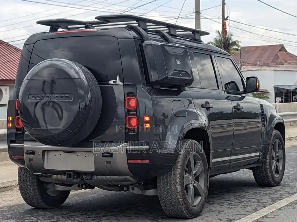 Land Rover Defender X-Dynamic SE 2024 Gray