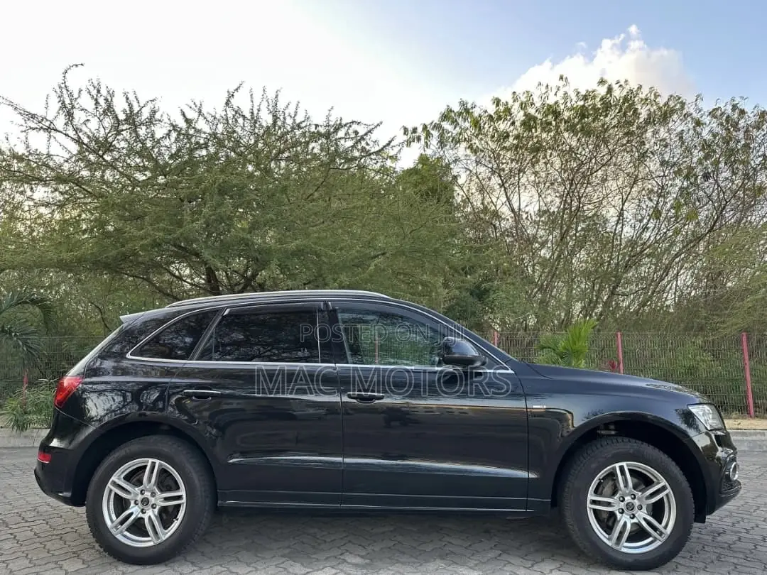 Audi Q5 2015 Black