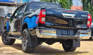Toyota Hilux 2020 Black