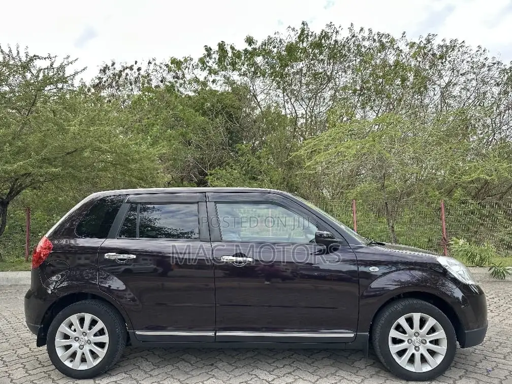 Mazda Verisa 2008 Maroon
