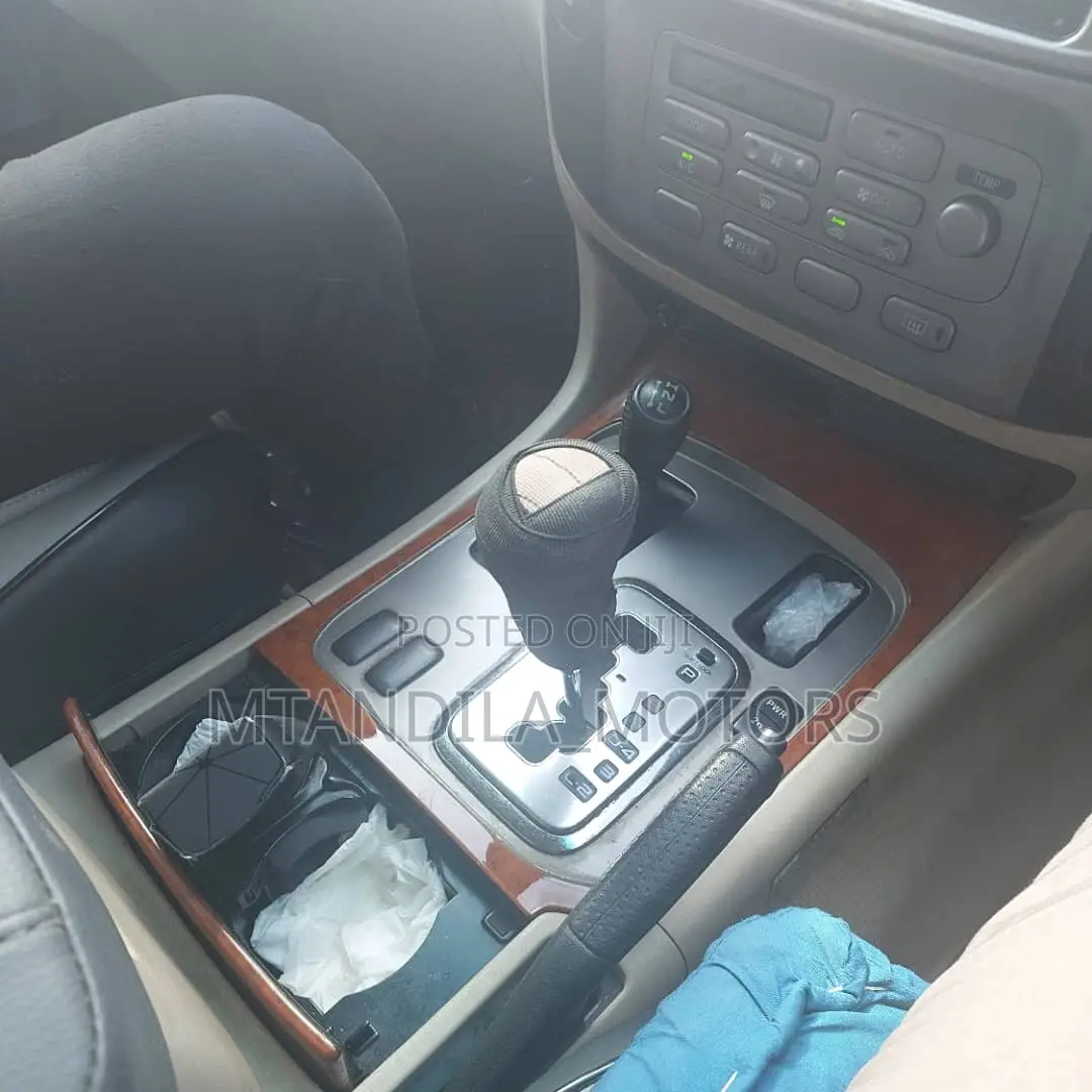 Toyota Land Cruiser Prado 2.7 16V 5dr 2000 Silver