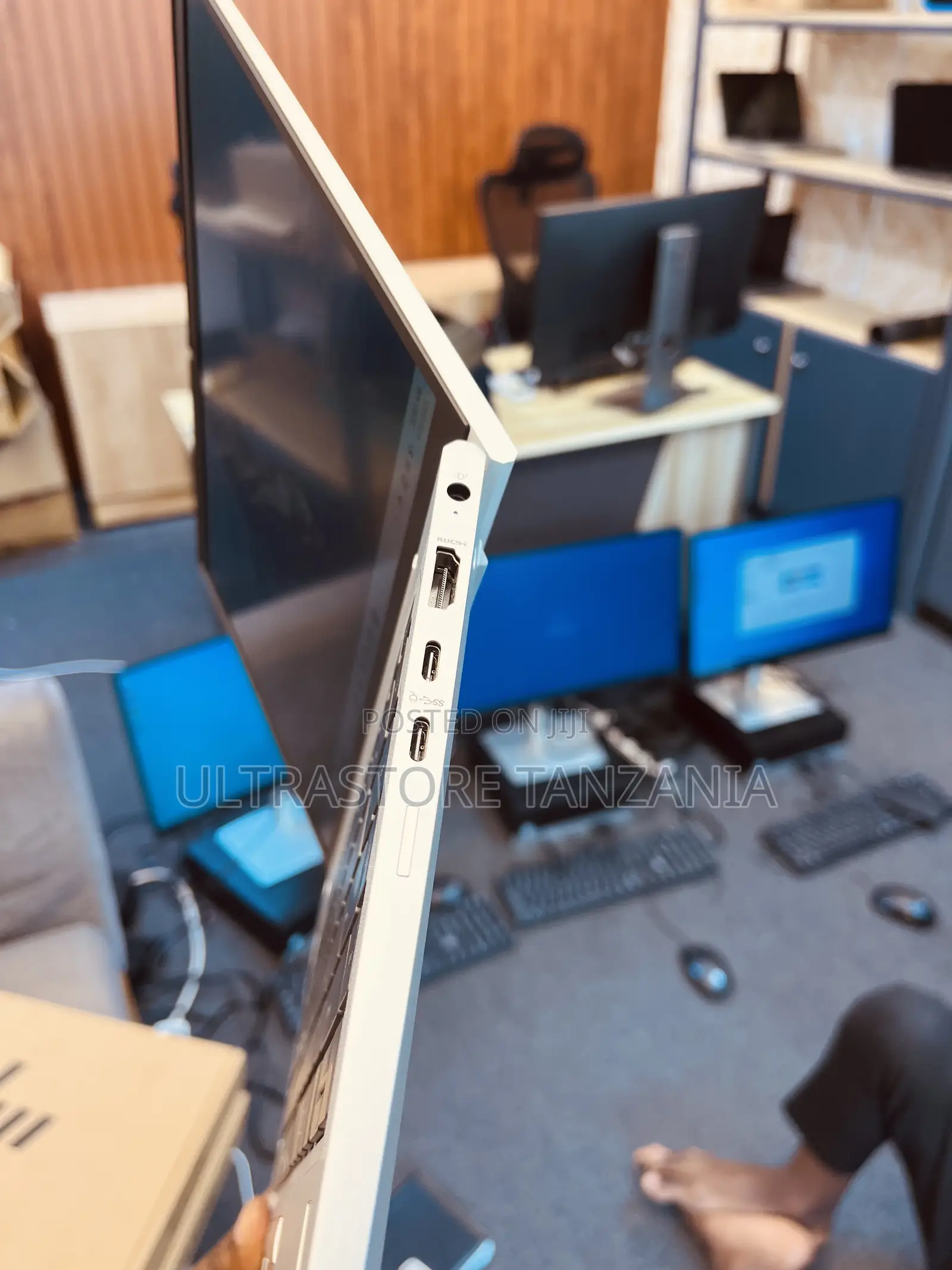 New Laptop HP EliteBook 845 G7 16GB AMD Ryzen 5 SSD 512GB