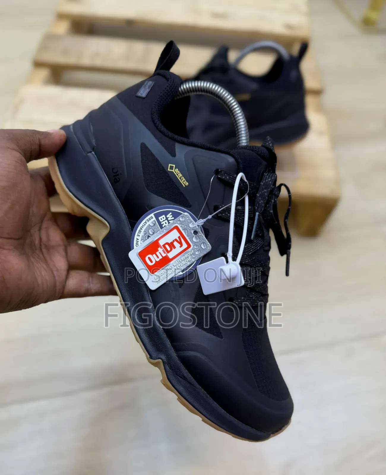 Columbia Sneakers