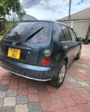 Toyota Starlet 2000 Green