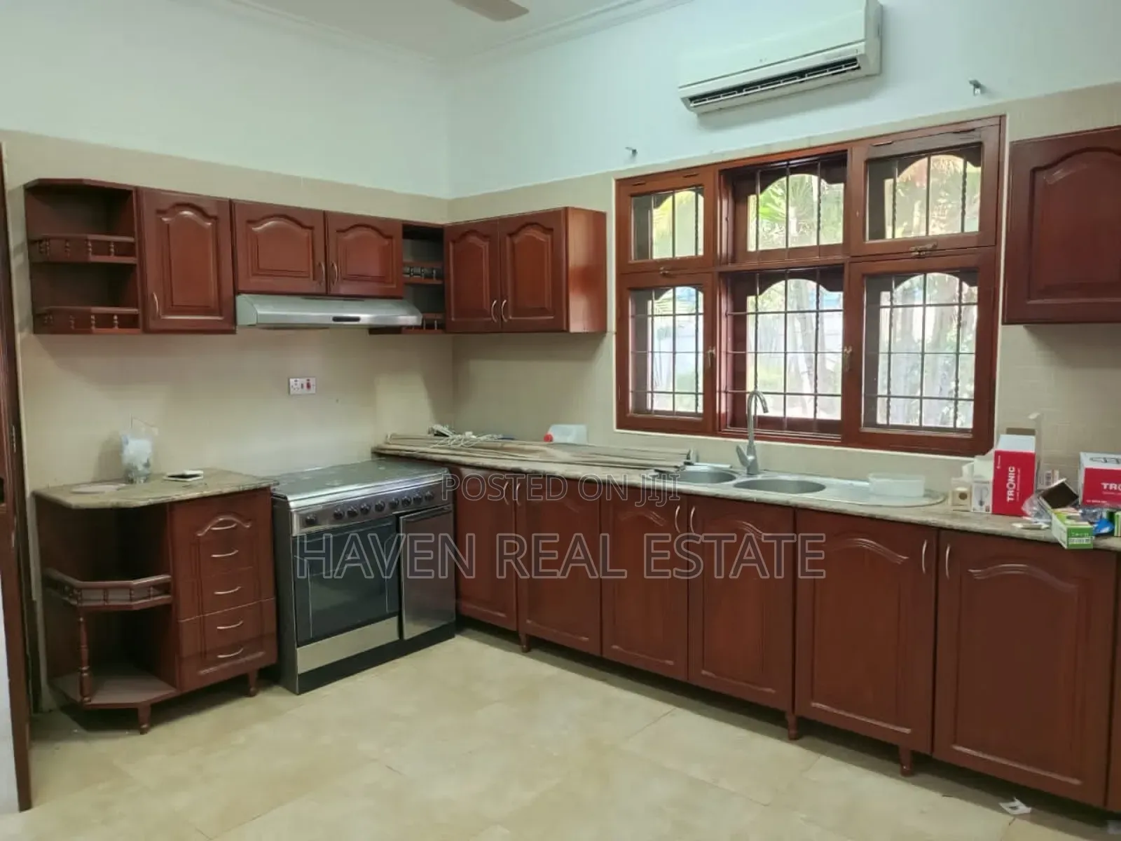 5bdrm House in Oyster Bay for rent