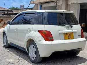 Toyota IST 2004 White