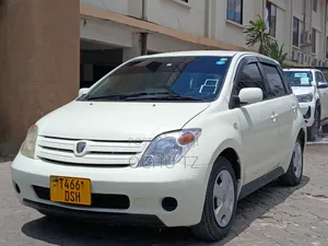 Toyota IST 2004 White